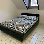 Dozsa Vendeghaz Apartman Balatonboglár