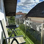 Dozsa Vendeghaz Apartman