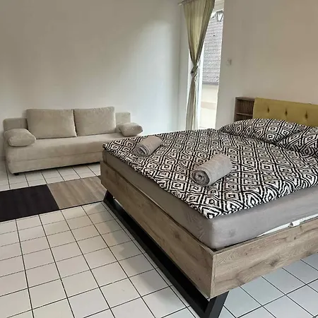 Dozsa Vendeghaz Apartment