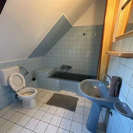 Dozsa Vendeghaz Apartment